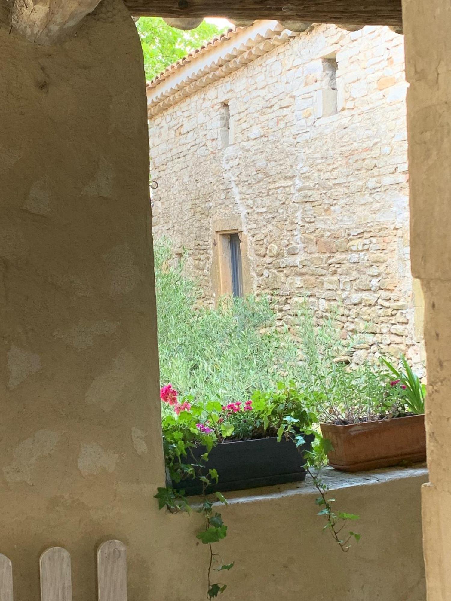 Magnanerie De Sainte Croix Hotel Стая снимка